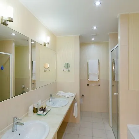 Hotel Pushcha Congress 3*
